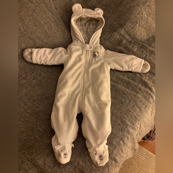 Carters Bear Bunting size 3-6 months - Picture 1 of 9